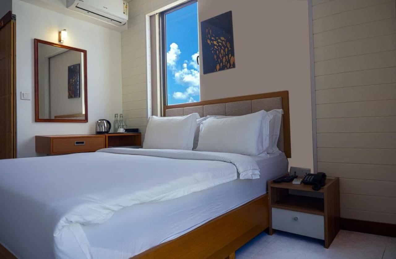 Araamview Hotell Hulhumale Exteriör bild